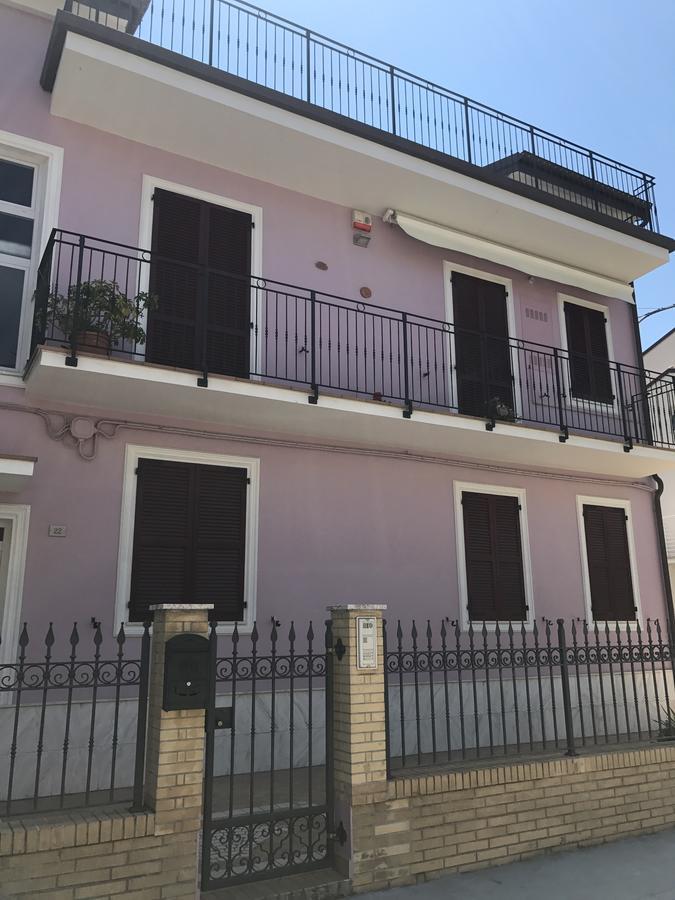 צ'יביטאנובה מארקה B&B Civico22 מראה חיצוני תמונה